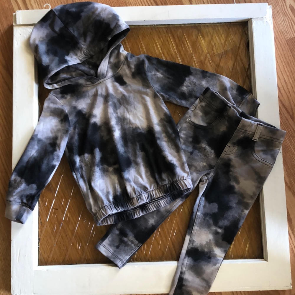 Black/White Hoodie Set